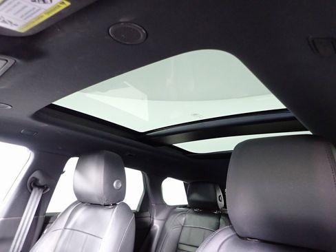 Used 2022 Land Rover Range Rover Evoque SE image 7