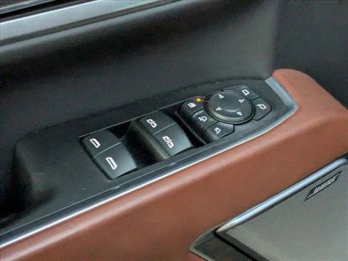 Used 2024 GMC Sierra 2500 Denali Ultimate image 12