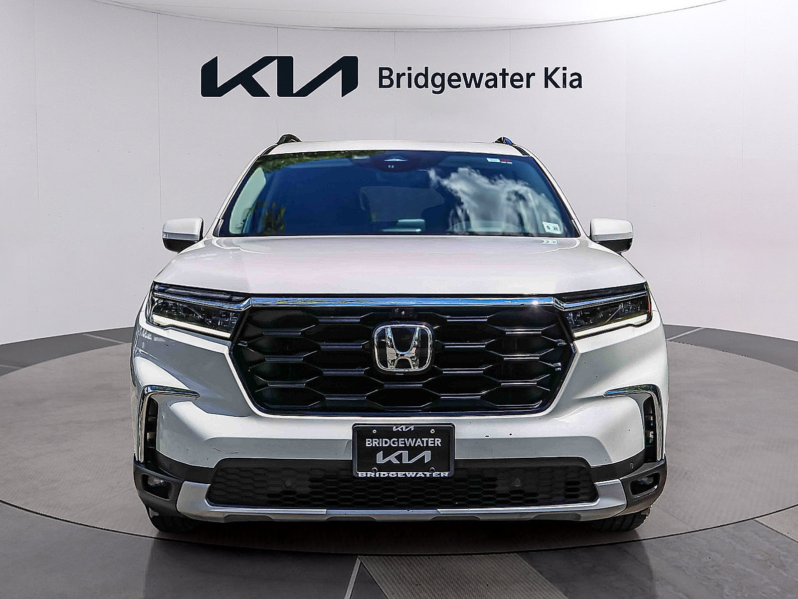 Used 2023 Honda Pilot Elite image 2