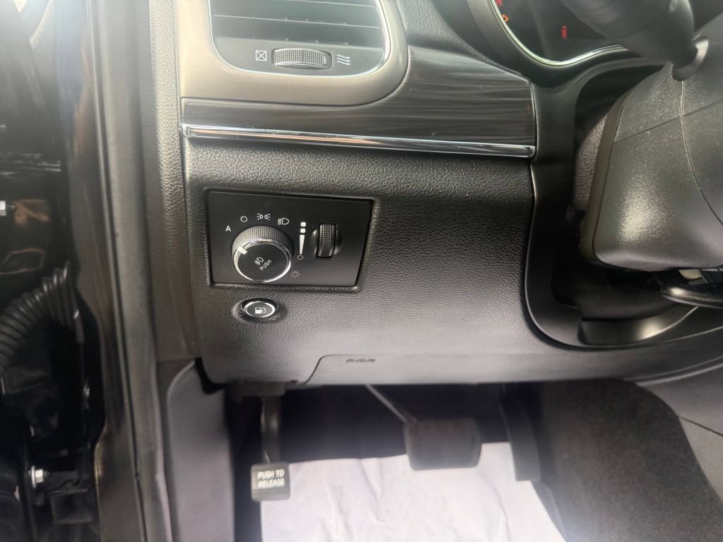 Certified 2022 Jeep Grand Cherokee Limited AWD/4WD image 17