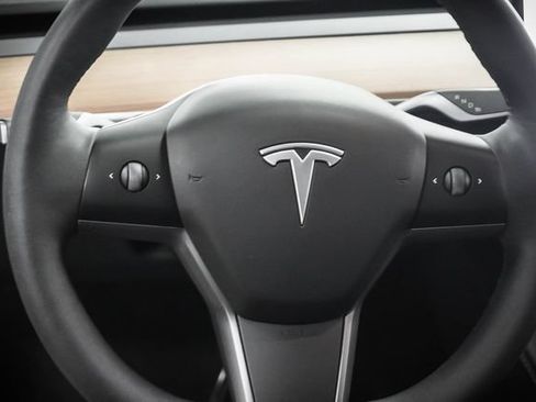 Used 2023 Tesla Model Y Long Range AWD/4WD image 17