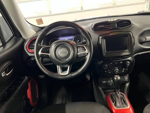 Used 2020 Jeep Renegade Trailhawk w/ Cold Weather Group AWD/4WD image 8