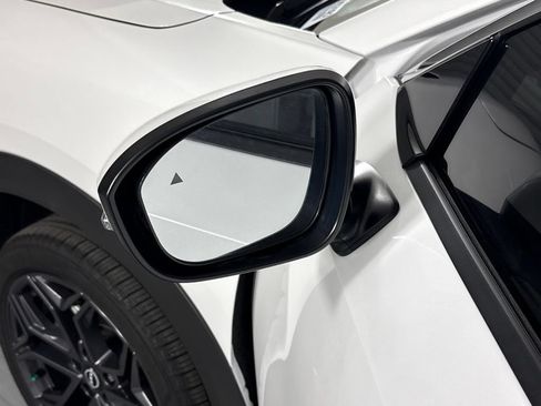Certified 2025 Nissan Kicks SR FWD image 23