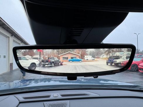 Used 2024 Chevrolet Traverse Z71 image 26