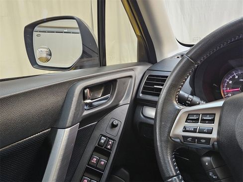 Used 2015 Subaru Forester 2.5i Limited image 31