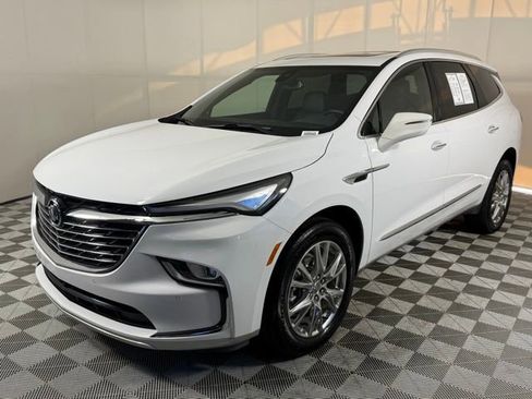 Used 2023 Buick Enclave Essence w/ Experience Buick Package image 2