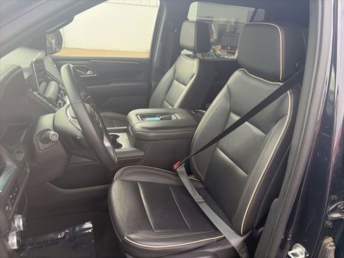 Used 2024 GMC Yukon SLT AWD/4WD image 12