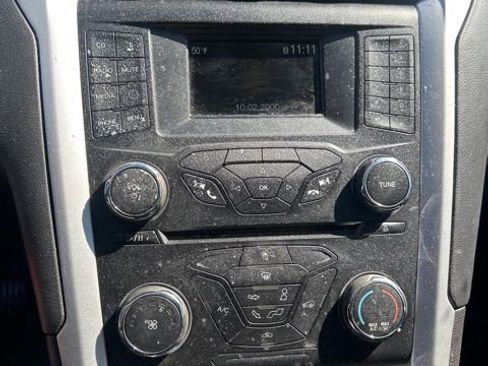 Used 2014 Ford Fusion SE FWD image 24