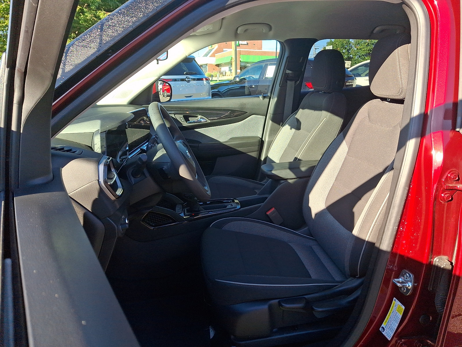 Used 2025 Chevrolet TrailBlazer LT AWD/4WD image 13