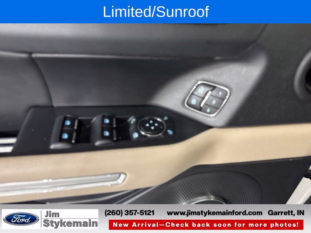 Used 2023 Ford Expedition Limited AWD/4WD image 16