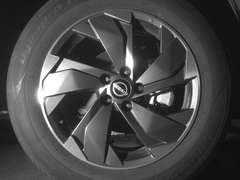 Used 2025 Nissan Rogue SV AWD/4WD image 13