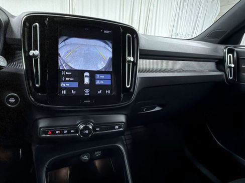 Used 2021 Volvo XC40 T5 R-Design w/ Protection Package Premier image 20