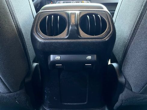 Used 2025 Jeep Gladiator Sport AWD/4WD image 26