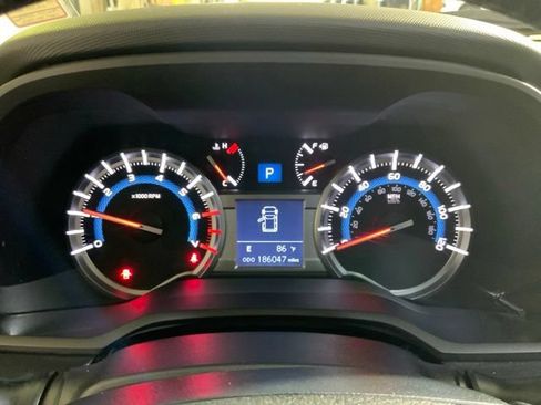 Used 2016 Toyota 4Runner Limited AWD/4WD image 17
