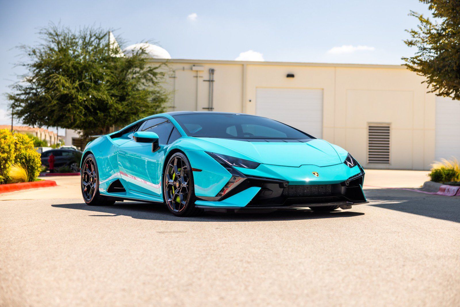 Used 2024 Lamborghini Huracan Tecnica RWD image 2