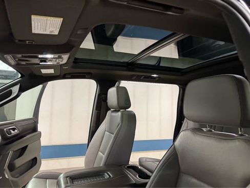 Used 2022 GMC Yukon XL SLT w/ SLT Premium Package AWD/4WD image 15