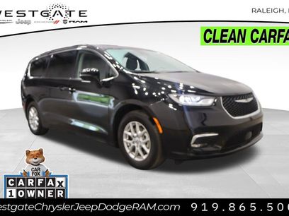 Used 2024 Chrysler Pacifica Touring-L