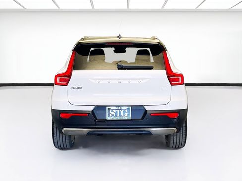 Used 2022 Volvo XC40 P8 Recharge Ultimate image 5