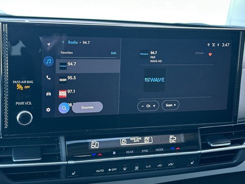 Certified 2025 Toyota Sienna XLE w/ XLE Plus Package FWD image 19