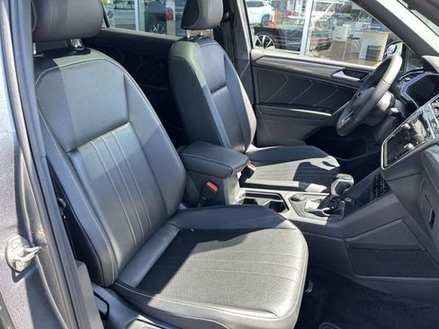Used 2022 Volkswagen Tiguan SE R-Line AWD/4WD image 26