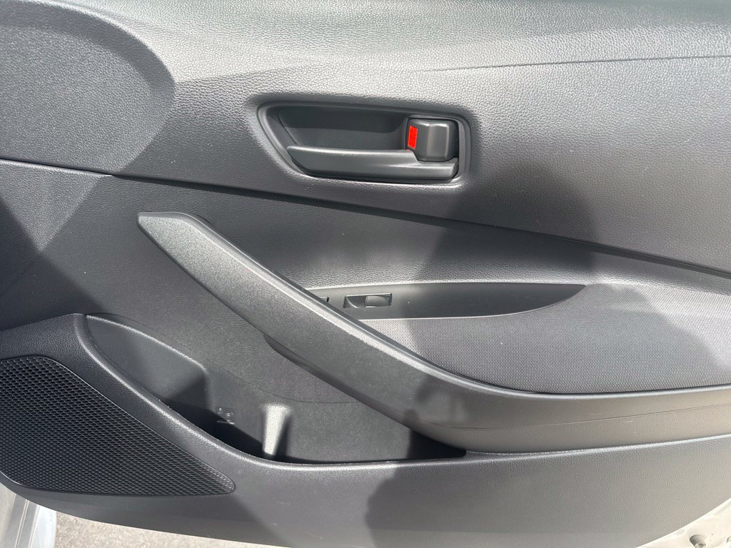 Used 2022 Toyota Corolla LE FWD image 29