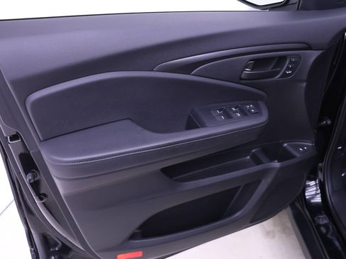 Used 2023 Honda Passport EX-L image 9