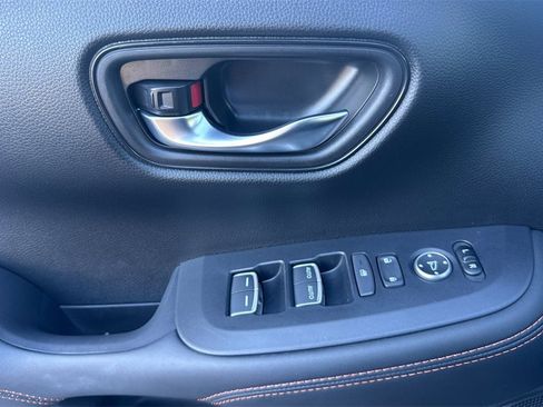 Certified 2025 Honda HR-V Sport image 13