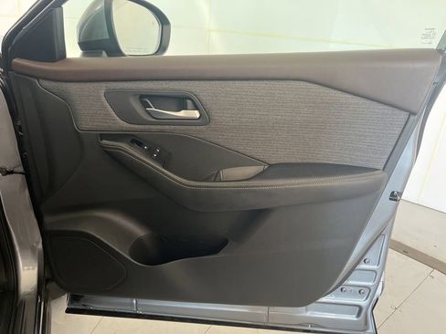 Used 2022 Nissan Rogue SV FWD image 29