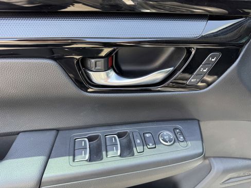 Used 2023 Honda CR-V EX-L image 16