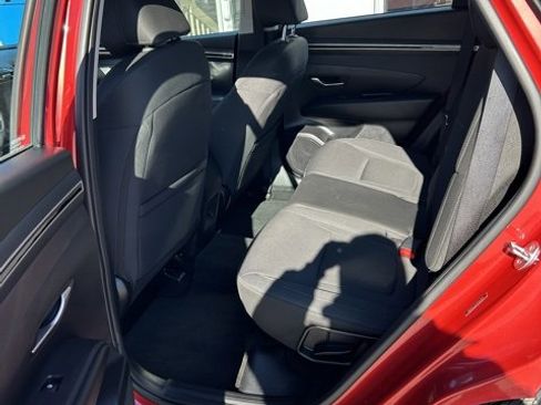 Used 2023 Hyundai Tucson SE image 9