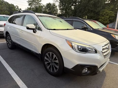 Used 2017 Subaru Outback 2.5i Limited AWD/4WD image 3