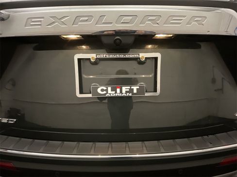 Used 2023 Ford Explorer Limited w/ Limited Technology Package image 25