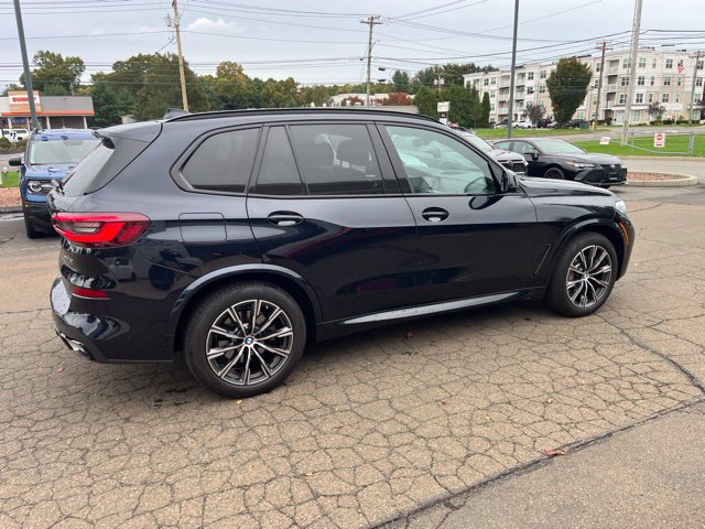 Used 2021 BMW X5 xDrive40i w/ M Sport Package AWD/4WD image 16