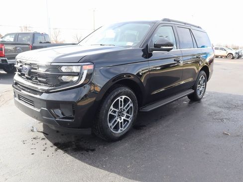New 2025 Ford Expedition Active image 11