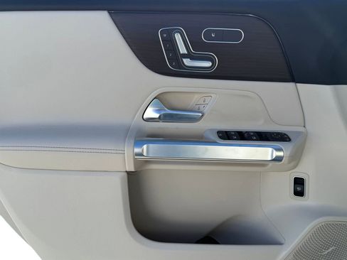 New 2026 Mercedes-Benz GLB 250 image 10