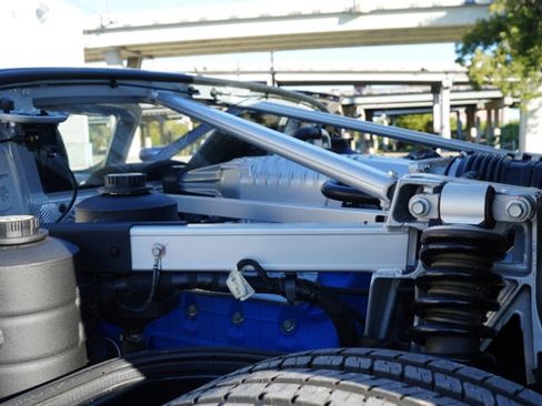 Used 2005 Ford GT image 35