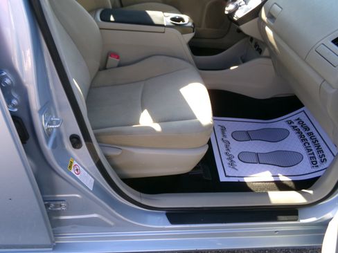 Used 2014 Toyota Prius V Three image 14