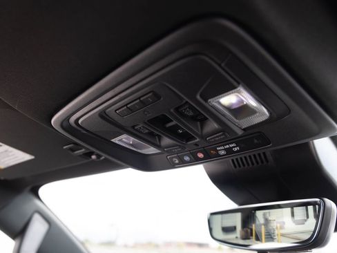 Used 2025 GMC Sierra 1500 AT4 w/ Technology Package image 33