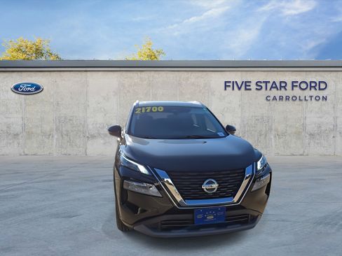 Used 2021 Nissan Rogue SV w/ Premium Package image 3