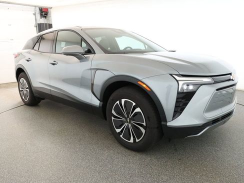 Used 2024 Chevrolet Blazer EV LT image 3