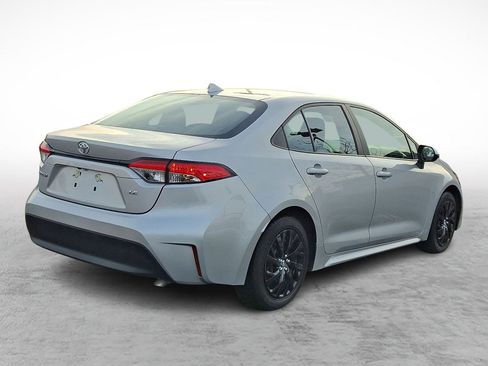 Used 2024 Toyota Corolla LE image 5