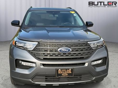 Used 2023 Ford Explorer XLT w/ Equipment Group 202A RWD image 4