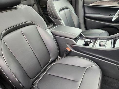 New 2026 Jeep Grand Cherokee Limited w/ Limited Altitude Package RWD image 9