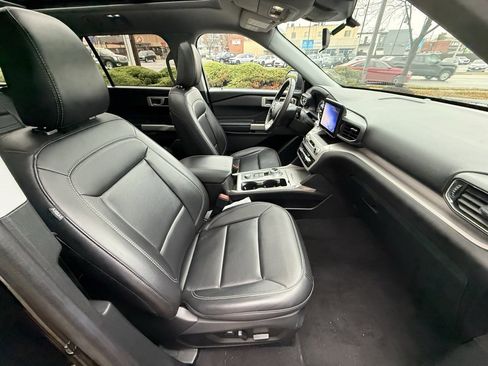 Used 2024 Ford Explorer XLT w/ Equipment Group 202A image 45