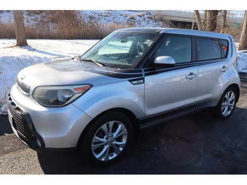 Used 2016 Kia Soul + w/ Primo Package image 2