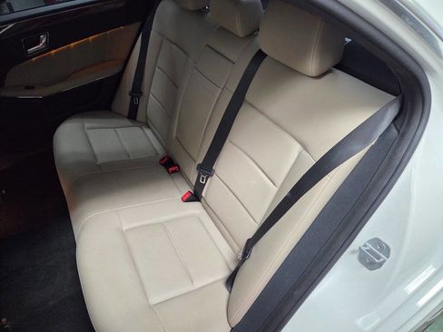 Used 2010 Mercedes-Benz E 350 Sedan image 21