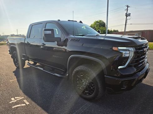 Used 2024 Chevrolet Silverado 2500 LTZ w/ LTZ Plus Package AWD/4WD image 19