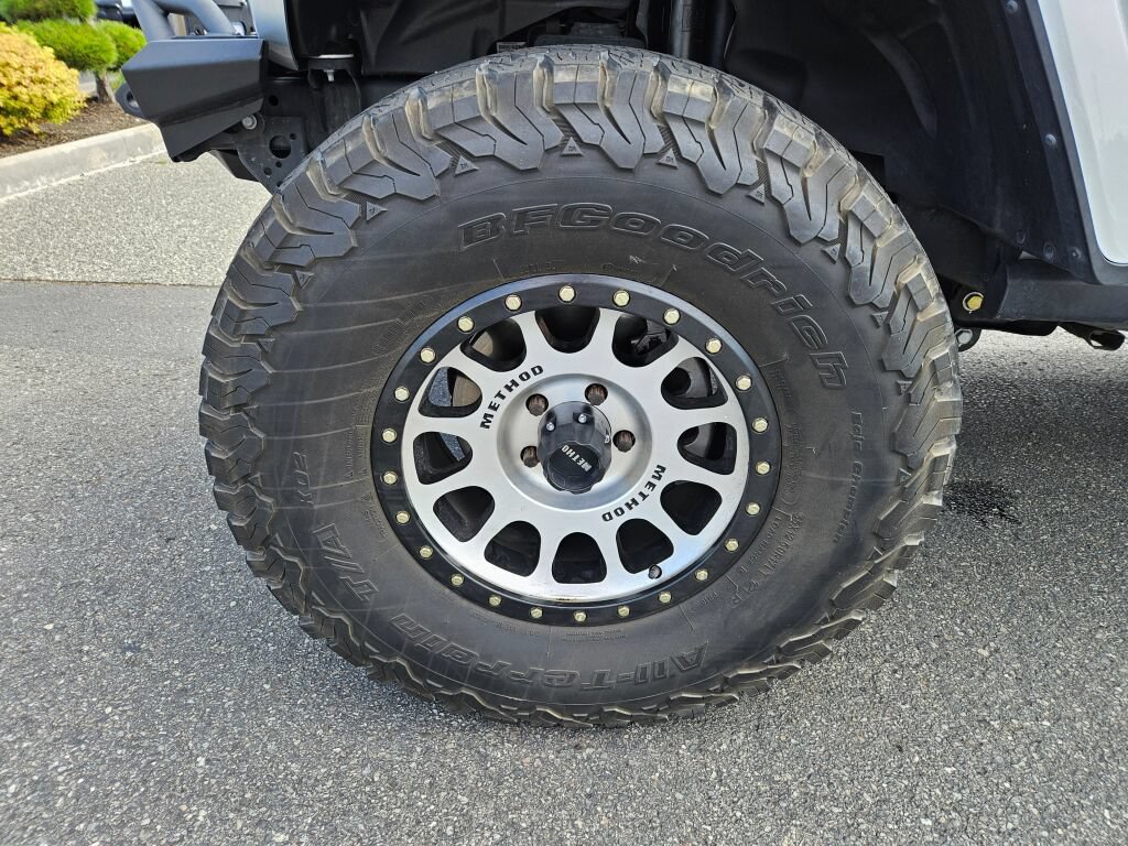 Used 2023 Jeep Wrangler Unlimited Sahara w/ Cold Weather Group AWD/4WD image 9