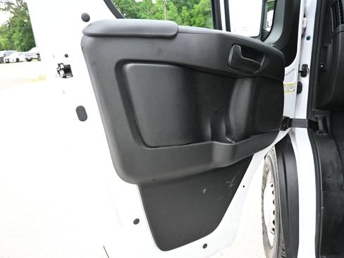 Used 2025 RAM ProMaster 2500 w/ Convenience Group FWD image 7