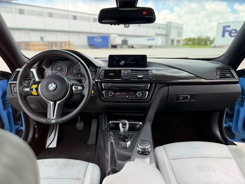 Used 2015 BMW M4 Coupe RWD image 31
